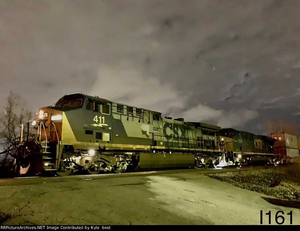 CSX 411 on I161